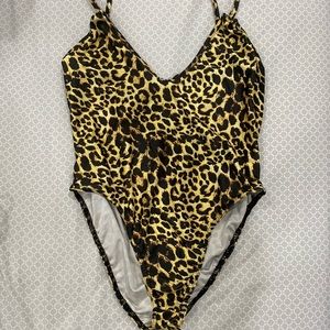 PRETTY LITTLE THING Leopard Bikini